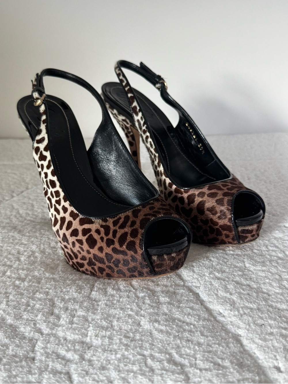 Gucci Leopard Print Peep-Toe Slingback Heels - Brown & Black 37.5